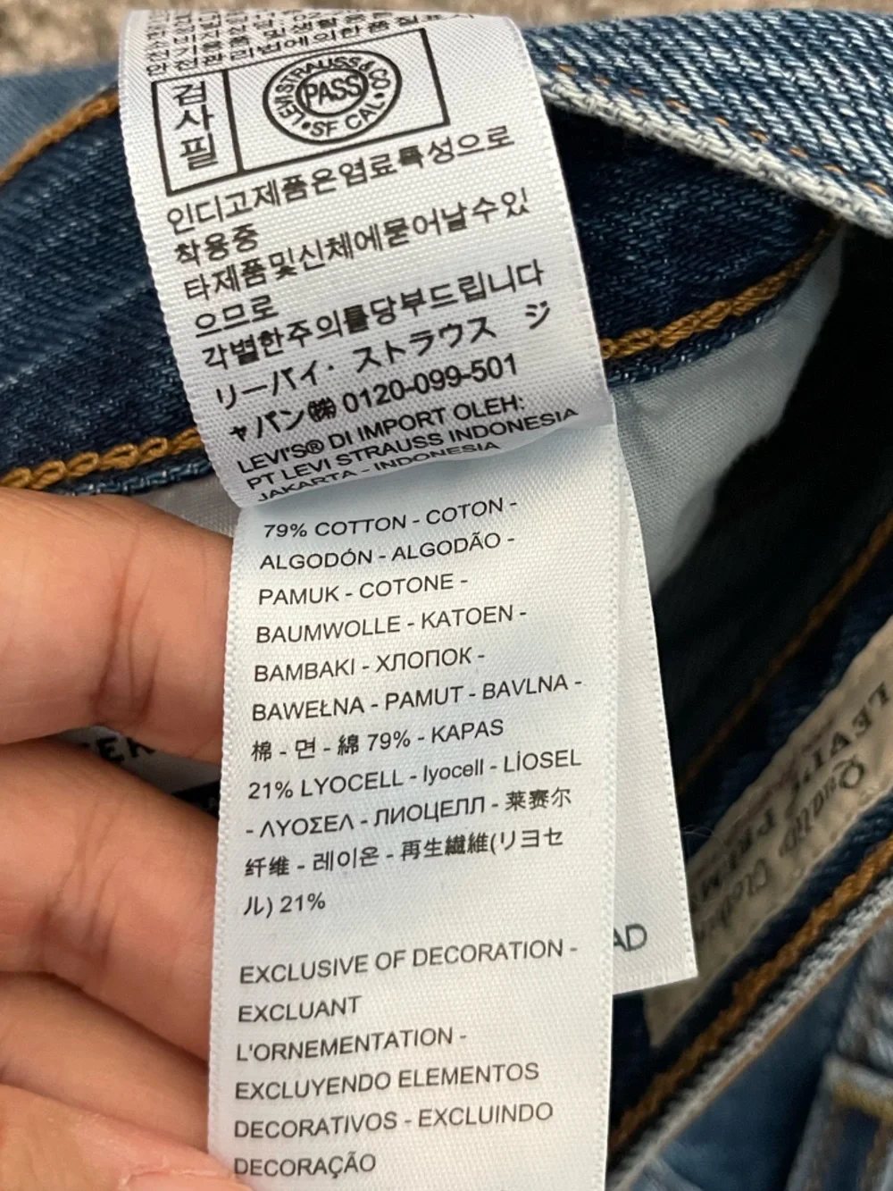 Vintage Women’s Levi’s Ribcage Distressed High Waist Cut Off Shorts Size 28 - Picture 4 of 7